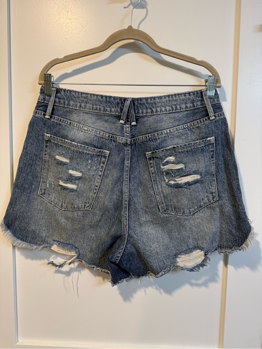 Good American Women’s The Exposed Side Zip Bombshell High Rise Shorts Size 8/29 - Picture 6 of 9